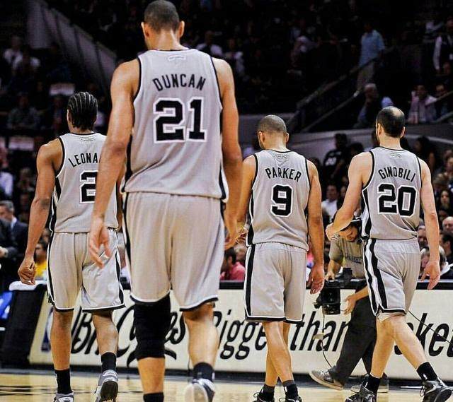 废弃电车桥 废弃电车桥