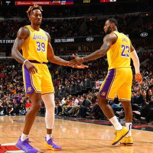 发球点位与 发球点位与